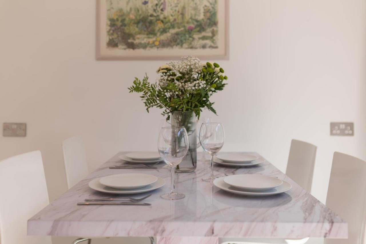 The Blue Door Apartment บาธ ภายนอก รูปภาพ
